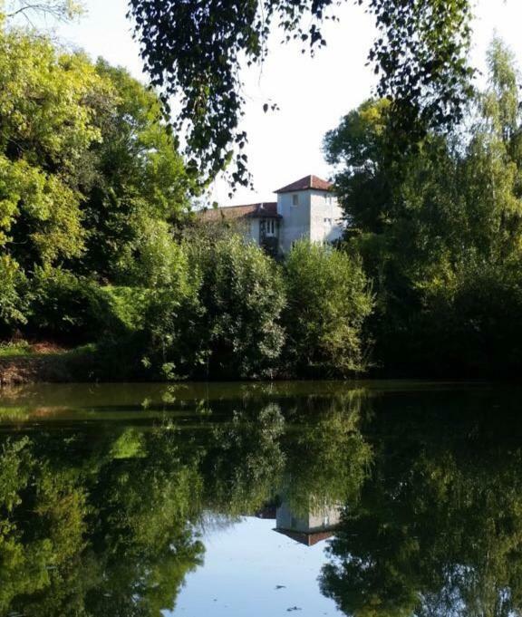 Chez Broche Bed and Breakfast Mazerolles  Εξωτερικό φωτογραφία