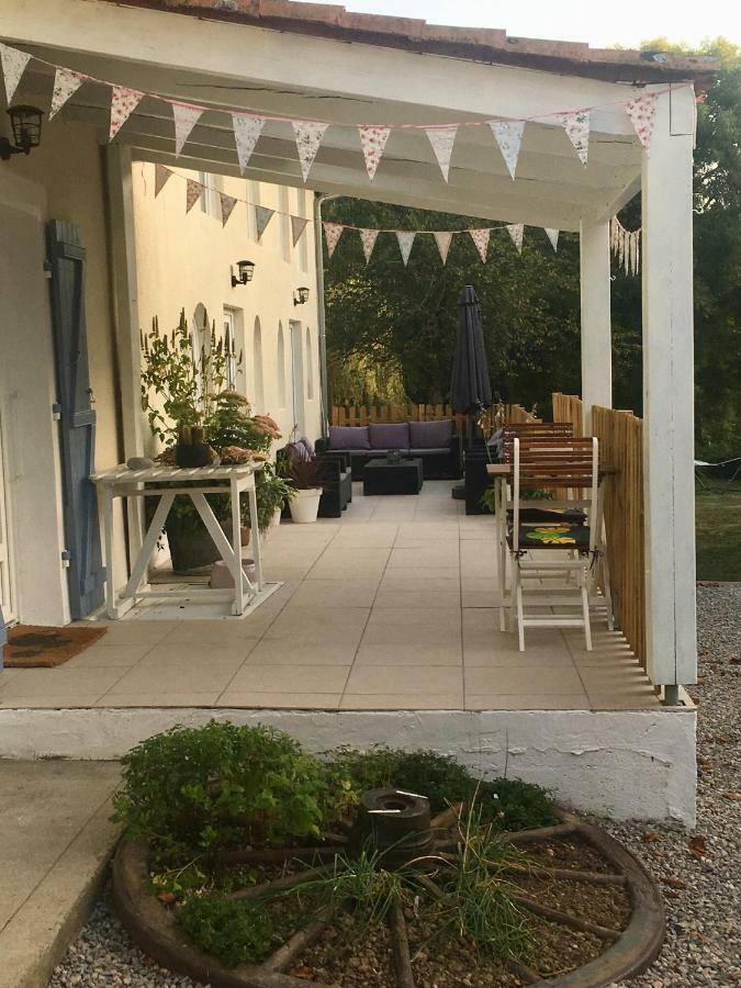 Chez Broche Bed and Breakfast Mazerolles  Εξωτερικό φωτογραφία